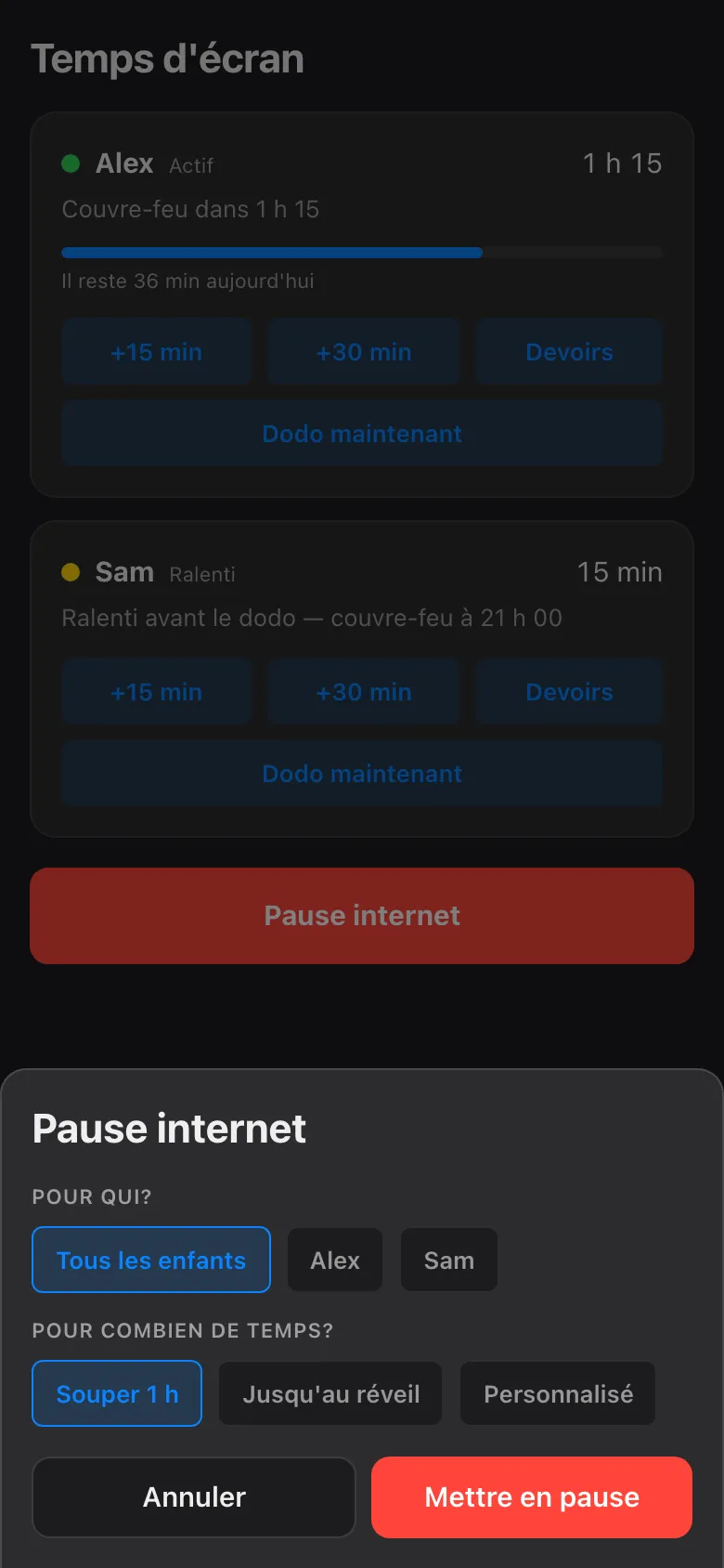 The Pause internet sheet in French on a phone: first who — all the kids, Alex, or Sam — then how long — the supper hour, until wake, or a custom duration — with Mettre en pause to confirm