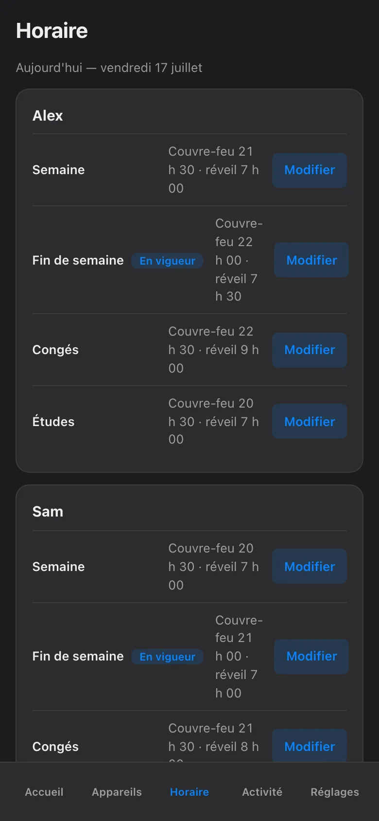 The schedule screen in French on a phone: layered rows for Semaine, Fin de semaine, Congés and Études, each with its evening end time
